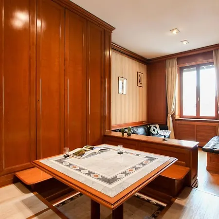 San Babila Apartment