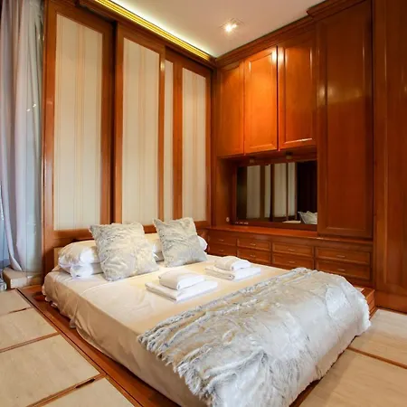 San Babila Apartmán *