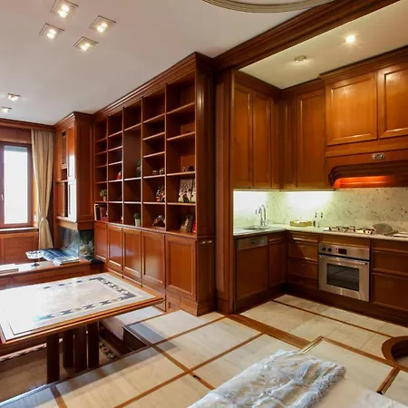 Apartament San Babila Mediolan