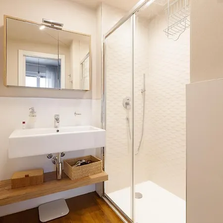 Guesthost - Bullona Bright&design - M5 Gerusalemme Mailand