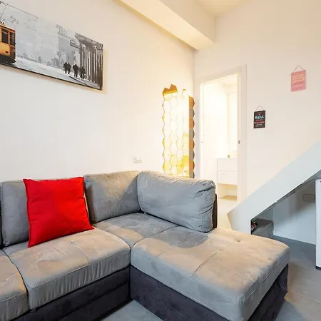 Guesthost - Cosy And Quiet In