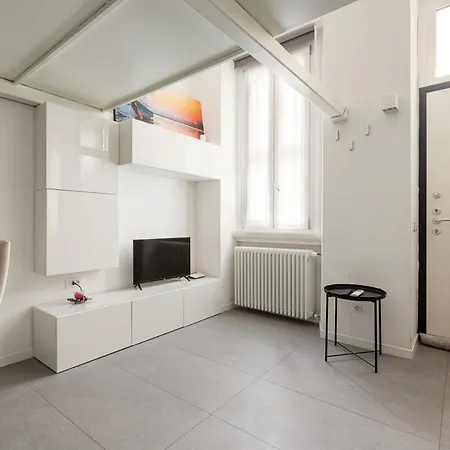 Guesthost - Cosy And Quiet In * Milano