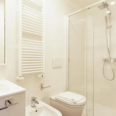 Guesthost - Cosy And Quiet In