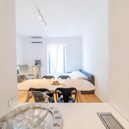Cute In Apartment Milan
