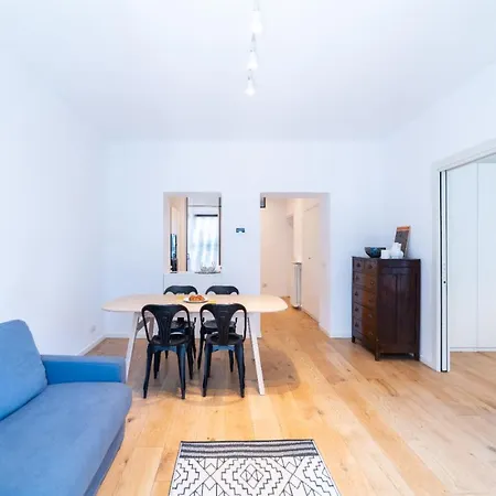 Apartment Cute In Milan