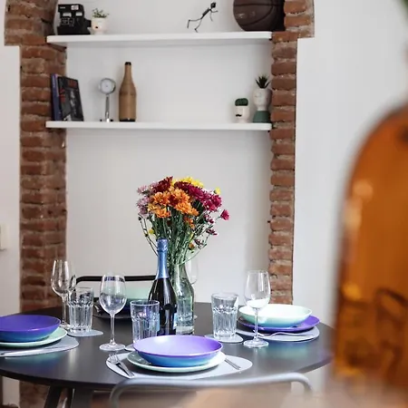 アパート The Of Fame - Bosco Verticale View ミラノ