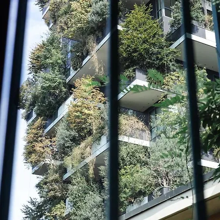 Apartment The Of Fame - Bosco Verticale View *