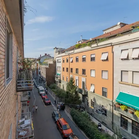 Ihost - Niccolini 21 * Mediolan
