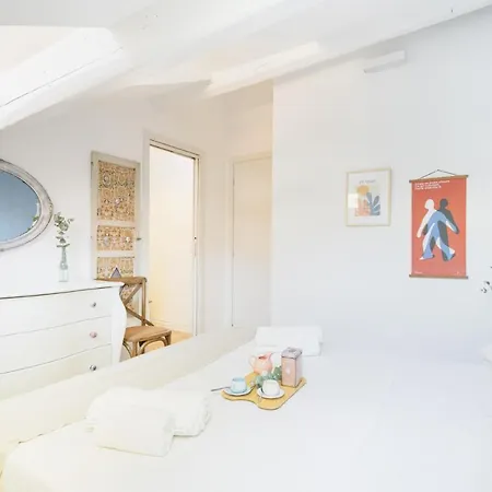 Easylife - - Sottocorno 5a - Historic Center Apartament