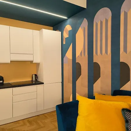 Luxury 2 Bedrooms And 2 Baths In Downtown With Ac, Wifi, Subway Aiport Conneted Apartamento