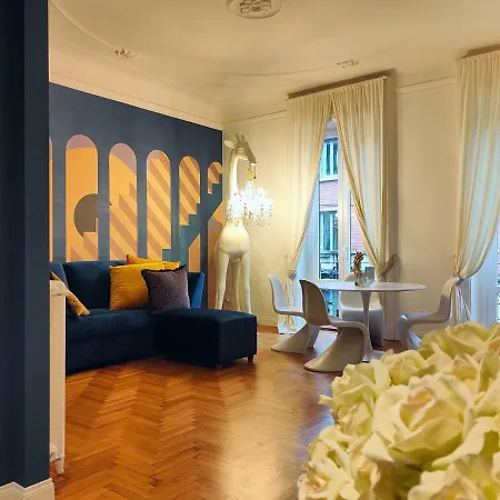 Apartment Luxury 2 Bedrooms And 2 Baths In Downtown With Ac, Wifi, Subway Aiport Conneted *