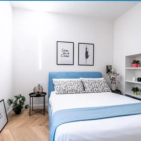 Duomo-porta Venezia, Luxury Design *