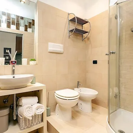 Duomo-san Babila-tribunale Wifi-netflix Milano