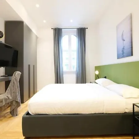 Lägenhet Lusso @milano Centro Unita Con 2 Da Letto