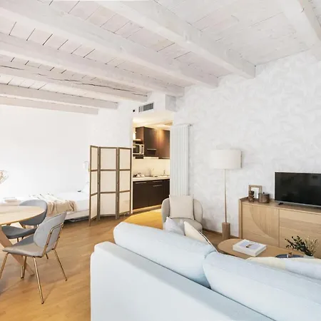 Easylife - - Garofalo 5 - Studi