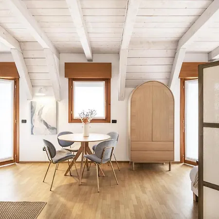 Easylife - - Garofalo 5 - Studi * Milan