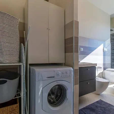 Daire Charmy & Cozy Panoramic Flat 50m From M4 Stop Milano