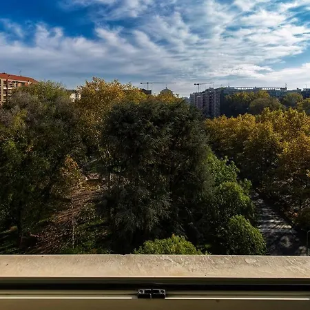 Charmy & Cozy Panoramic Flat 50m From M4 Stop Daire