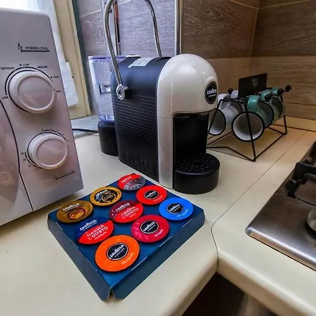 Daire Charmy & Cozy Panoramic Flat 50m From M4 Stop