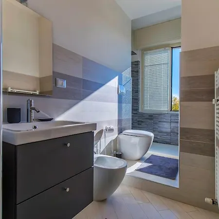Daire Charmy & Cozy Panoramic Flat 50m From M4 Stop Milano