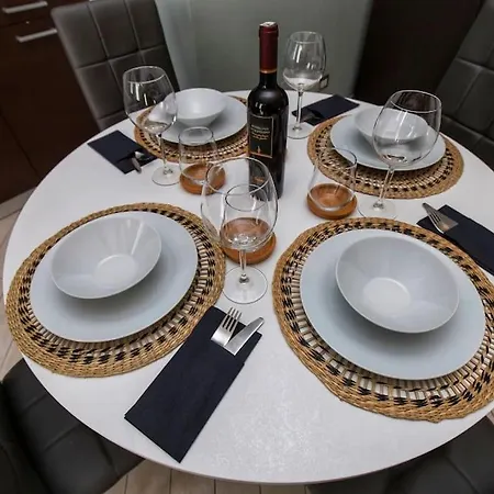 Apartment Charmy & Cozy Panoramic Flat 50m From M4 Stop Mailand