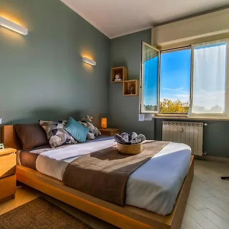 Charmy & Cozy Panoramic Flat 50m From M4 Stop *