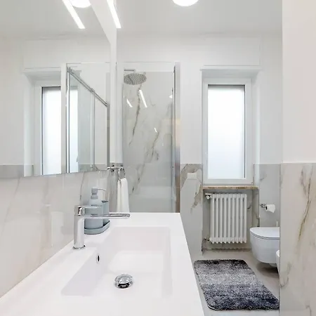 Luxury 1 Bedroom Apartment, Close To San Siro, Fiera And 10 Min Metro To Duomo * Milánó