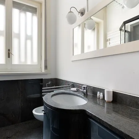 Guesthost - Buonarroti Bright *