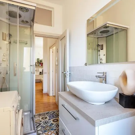 Cozy Near To Fashion District