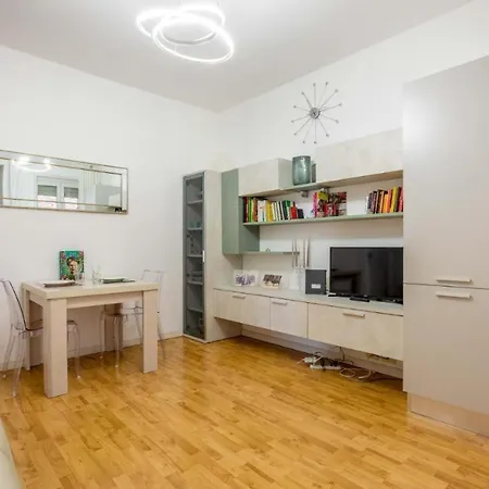 Cozy Near To Fashion District Mailand