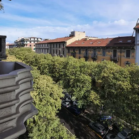 Adelaide Elegant Milan