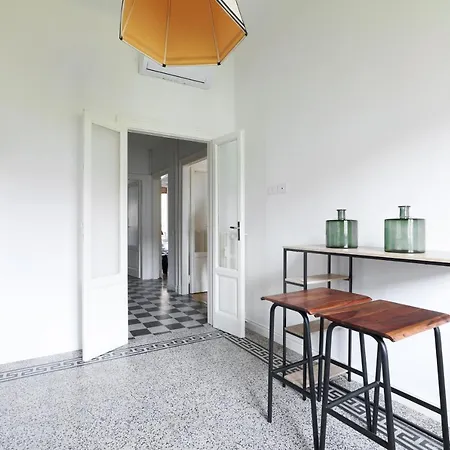 Apartment Adelaide Elegant Milan