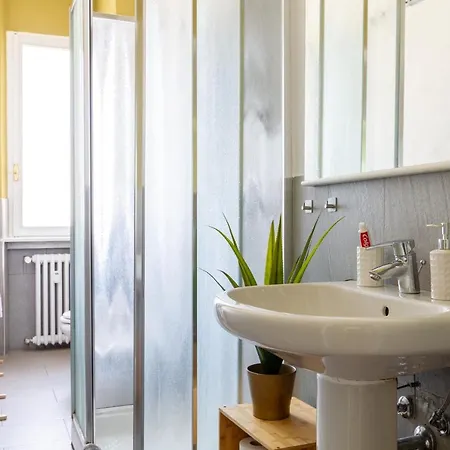 Station - Via Gioia 71 - M3 Sondrio