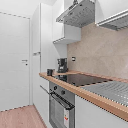 Tul18 - New With Modern Design - Apartment *
