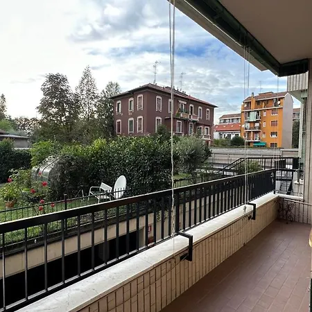 Dehomes - Two Bedrooms, Terrace, Wi-fi, Tram To Centre & Rho Fiera * 밀라노