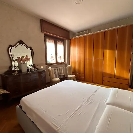 Dehomes - Two Bedrooms, Terrace, Wi-fi, Tram To Centre & Rho Fiera 아파트 *