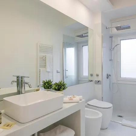 Monza, 177 - Sul Naviglio Martesana *