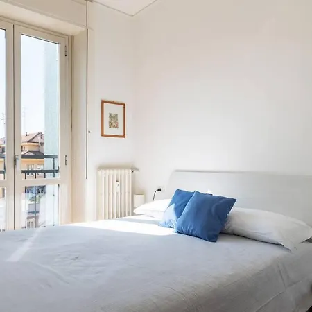 Elegante Bilocale San Calocero Mediolan