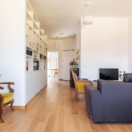 Elegante Bilocale San Calocero * Milánó