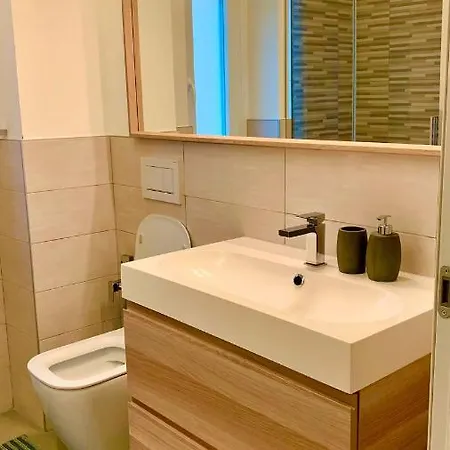 Ps Is Just Above The Subway M3 - 9mins To Duomo