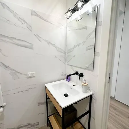 Апартаменты 7 Min Duomo La Boutique *