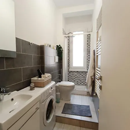 A Casa Di Rosa In Citta Studi Milano