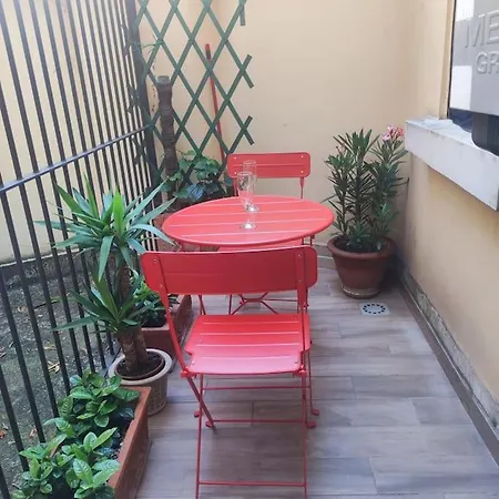 Apartman Monolocale Intimo Con Terrazzino *