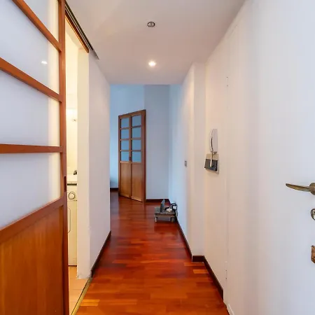 Ihost Flat - Sestini 11 * Milano