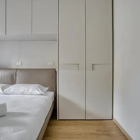 Appartamento Joivy Stylish Flat For 2 With A Balcony Milano