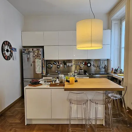 Comfort & Design In The City Centre Apartment