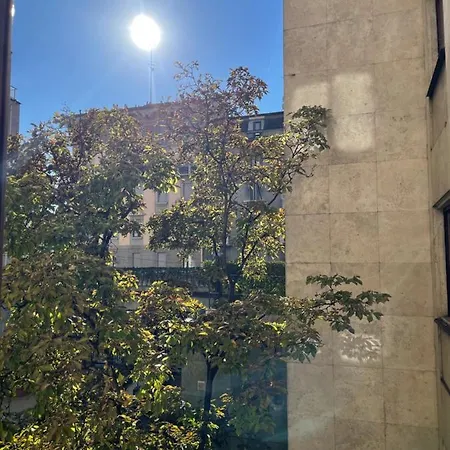 아파트 The White House, Modern In Center 밀라노