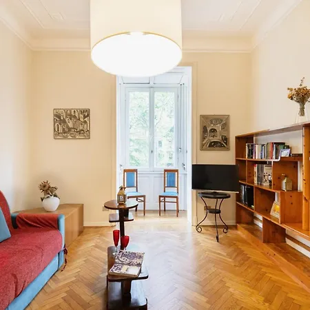 Easylife - - Morgagni 6 - Porta Venezia Milan