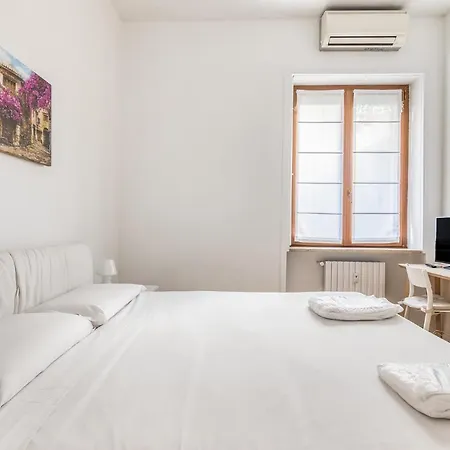 Ampio Zona Moscova Con Due Terrazzi Daire Milano