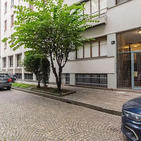 Apartment Uberto Visconti Di Modrone B Milan